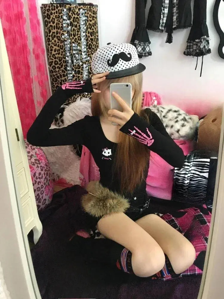 Y2K Vintage Cartoon Print T-Shirt Women 2025, Punk Streetwear Harajuku Bodycon Tee for Autumn Aurexia off