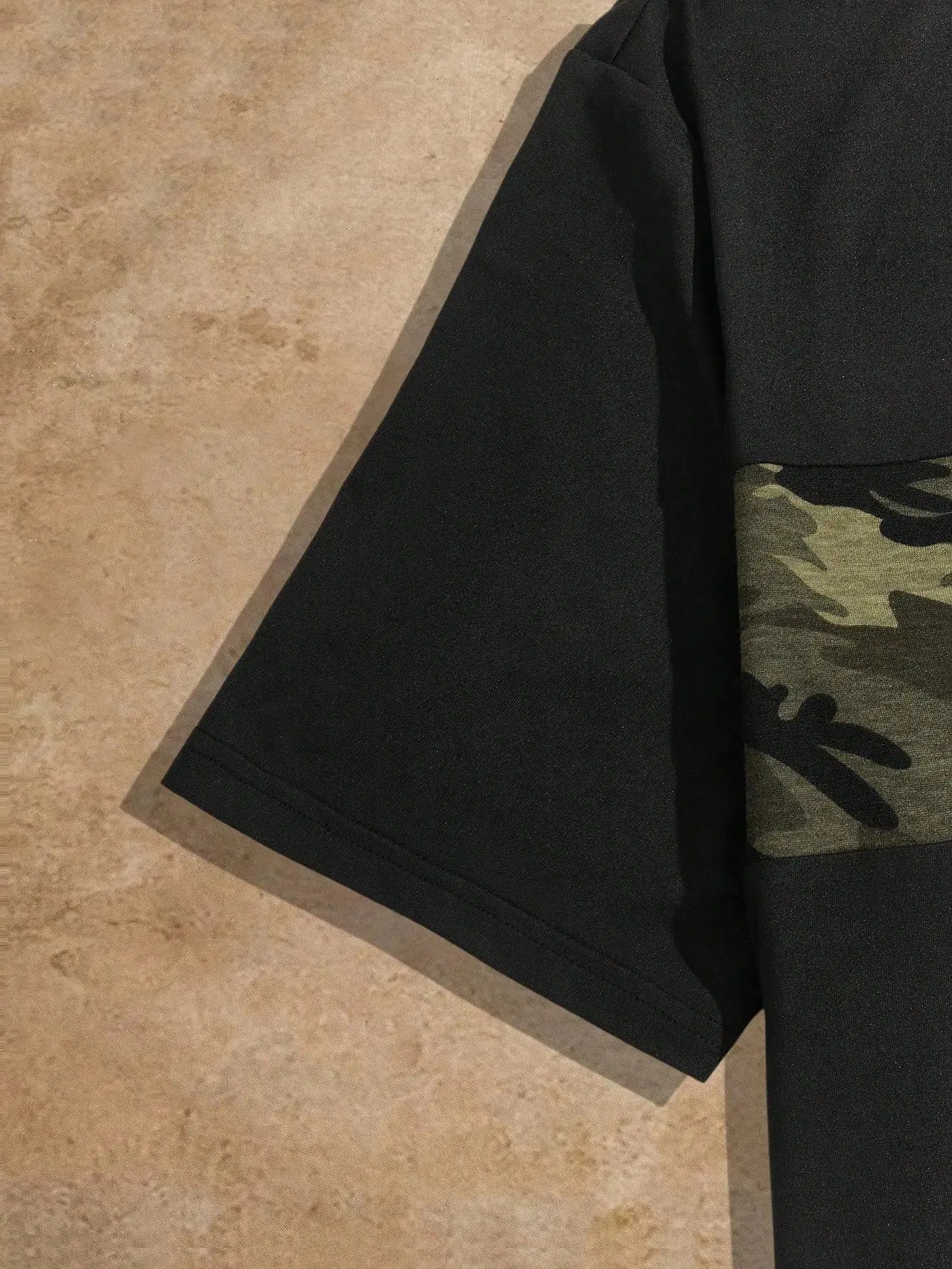 Men Colorblock Camo Print Short Sleeve Tee And Drawstring Waist Sweatpants Set Aurexia off