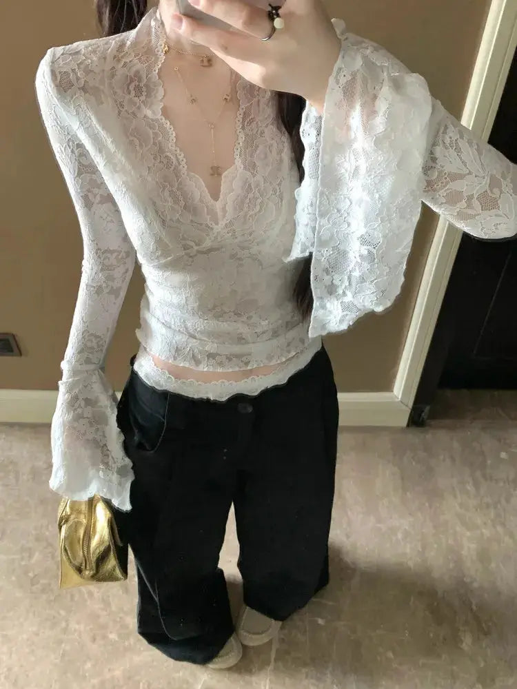 2026 Spring Sexy V-neck Lace Long Sleeved T-shirt Fashionable Women's Waist Cinching Slimming Fit Pullover Casual Club Outfit Aurexia off