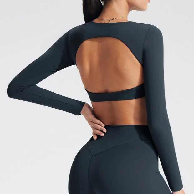 Women's long-sleeved yoga top with built-in breast pads, breathable and comfortable, suitable for gym workouts and fitness. Aurexia off