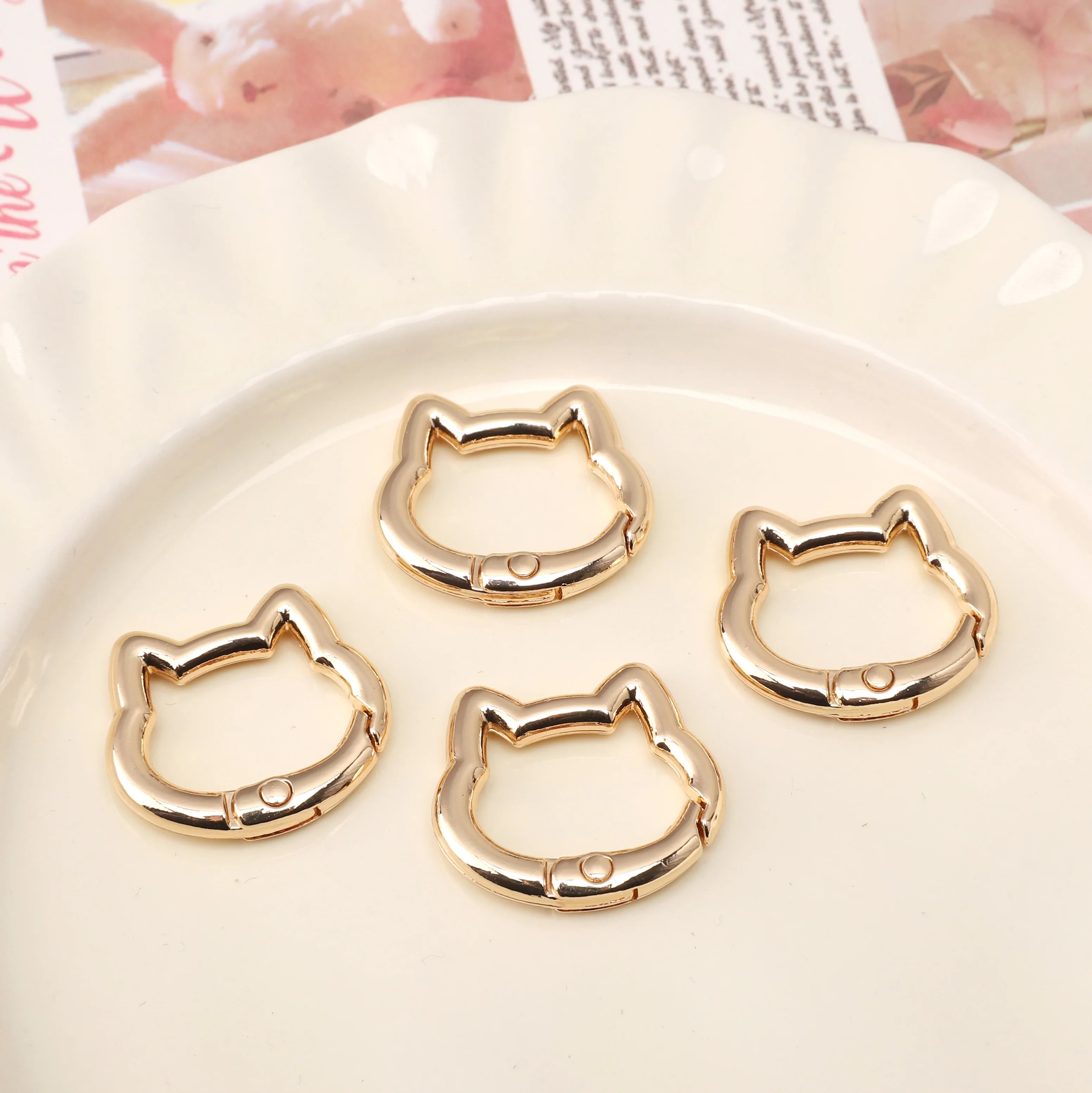 1pc/bag Alloy Spring Clasps Colorful Cute Cat Shape Spring Ring Carabiner Clips For DIY Keyring Lanyard Keychain Making Findings Aurexia off
