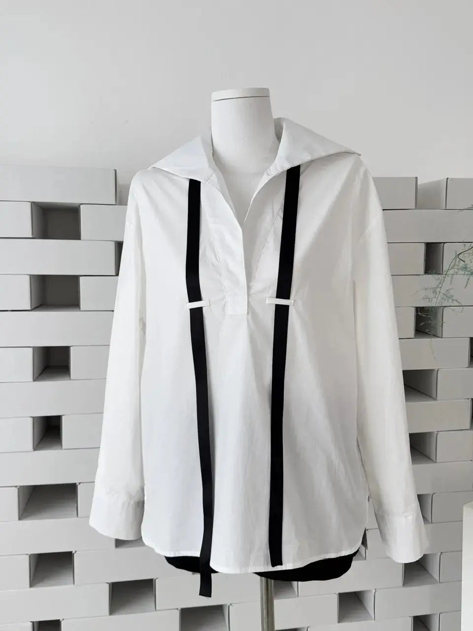 SuperAen Simple White Tops Women 2026 Spring and Summer New Long-sleeved Loose Pullover Casual Office Lady Fashion Shirt Aurexia off