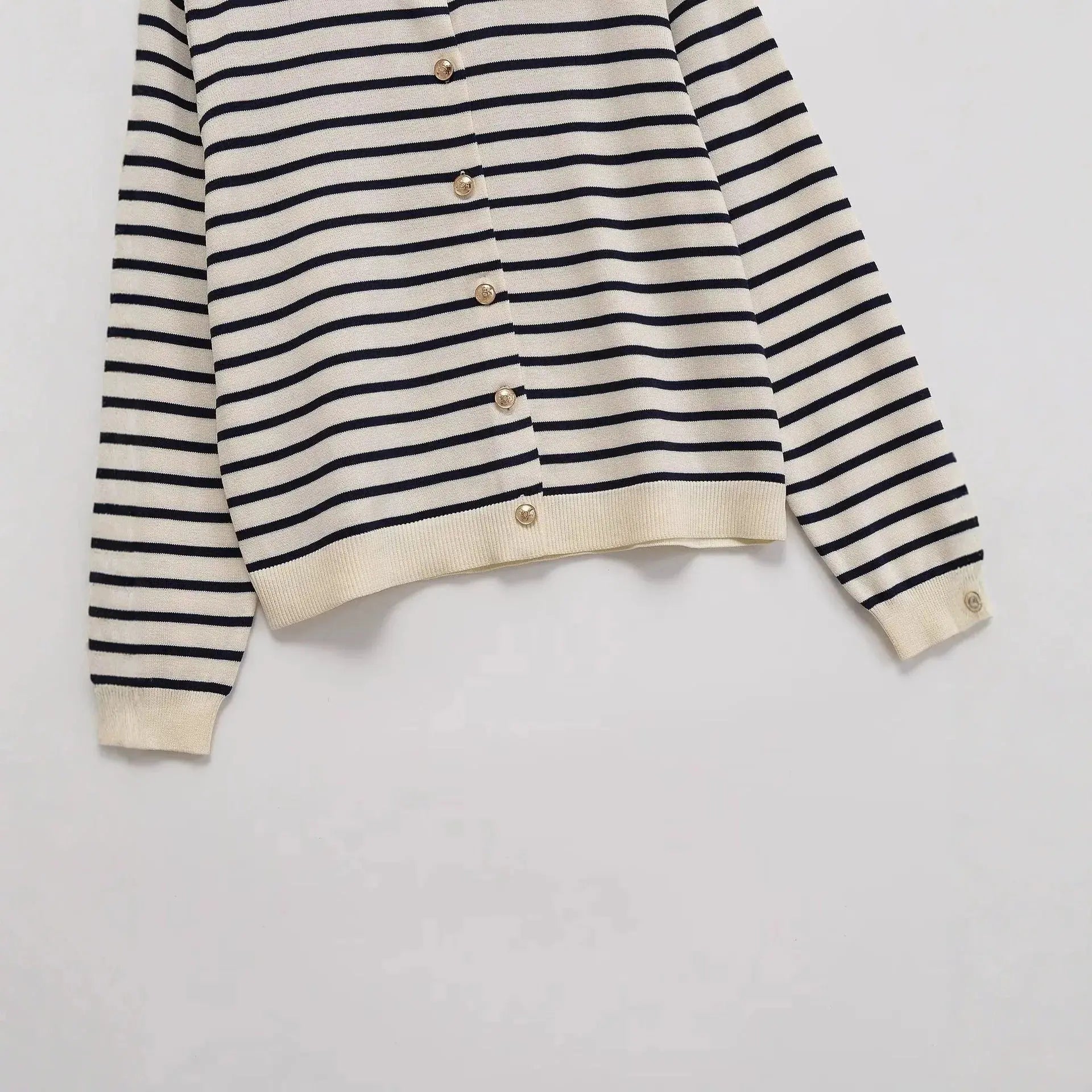 Withered 2026 Fashion New Product Striped Knitted Cardigan Versatile Round Neck Buckle Long Sleeve Coat Aurexia off